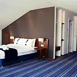 Express Istanbul-altunizade By Ihg Hotel