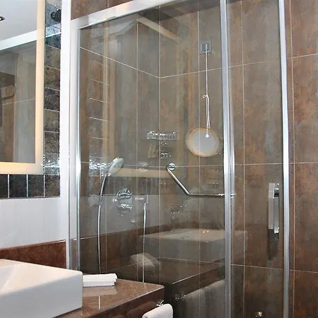 Express Istanbul-altunizade By Ihg Hotell Istanbul