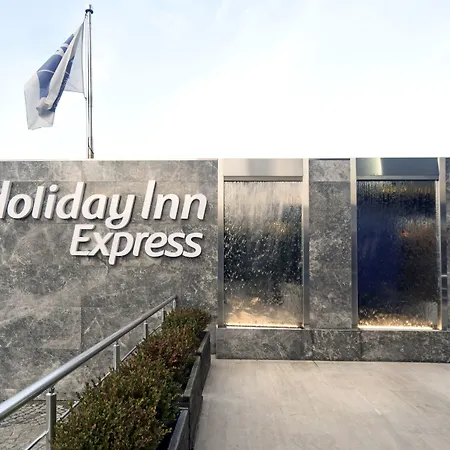 Hotel Express Istanbul-altunizade By Ihg 2*