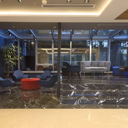 호텔 홀리데이 인 익스프레스 이스탄불-알투니자데 2*