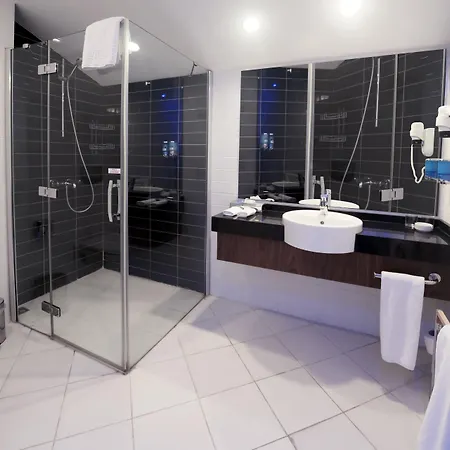 홀리데이 인 익스프레스 이스탄불-알투니자데 호텔 2*