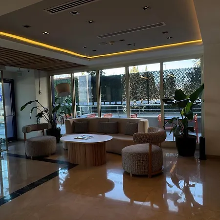 Express Istanbul-altunizade By Ihg Hotel