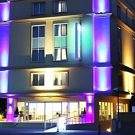 Hotel Express Istanbul-altunizade By Ihg 2*