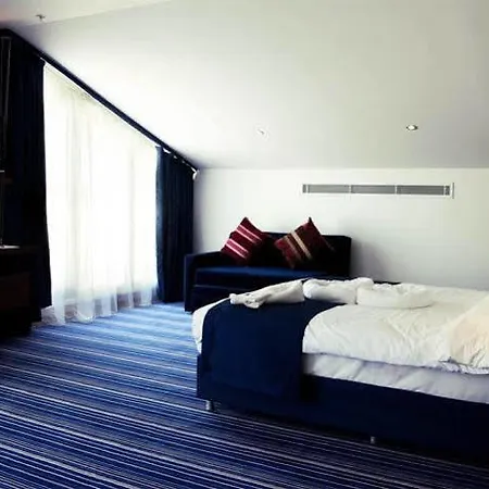 Express Istanbul-altunizade By Ihg Hotell 3*