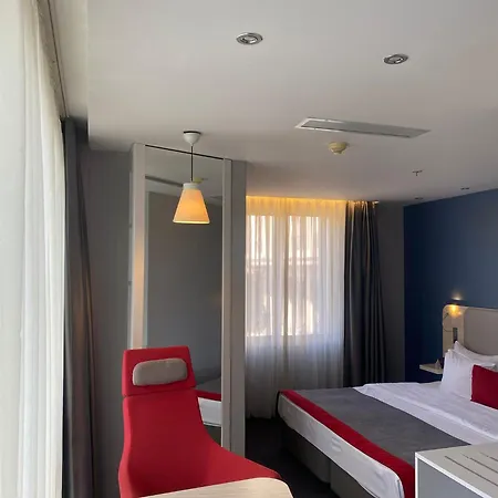 Express Istanbul-altunizade, An Ihg