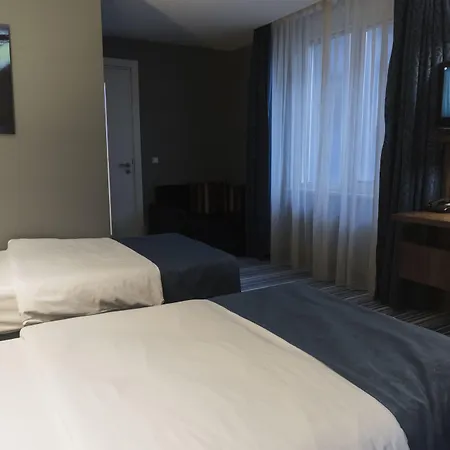 Hotel Express Istanbul-altunizade, An Ihg Estambul