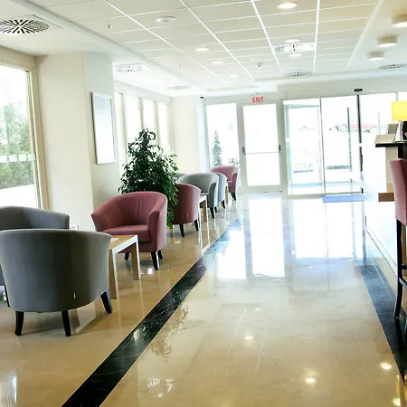Express Istanbul-altunizade By Ihg 2* איסטמבול