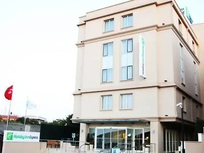 Express Istanbul-altunizade By Ihg 2* איסטמבול