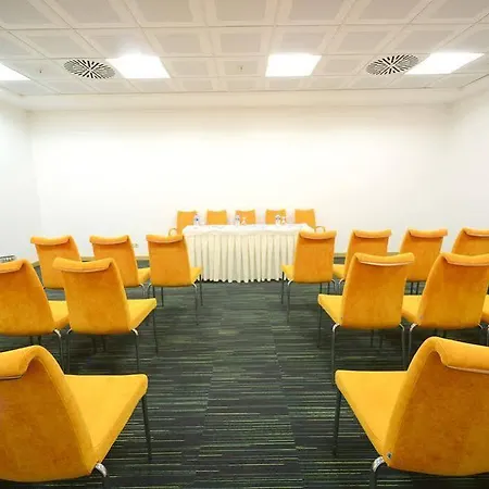 Express Istanbul-altunizade By Ihg מלון